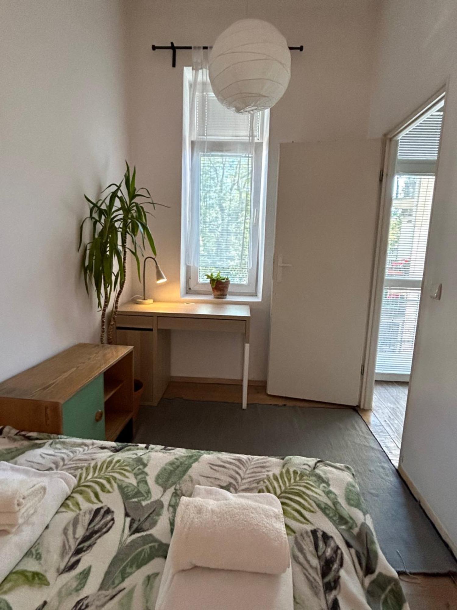 Tenement Apartment 90M2 City Center Krakkó Kültér fotó
